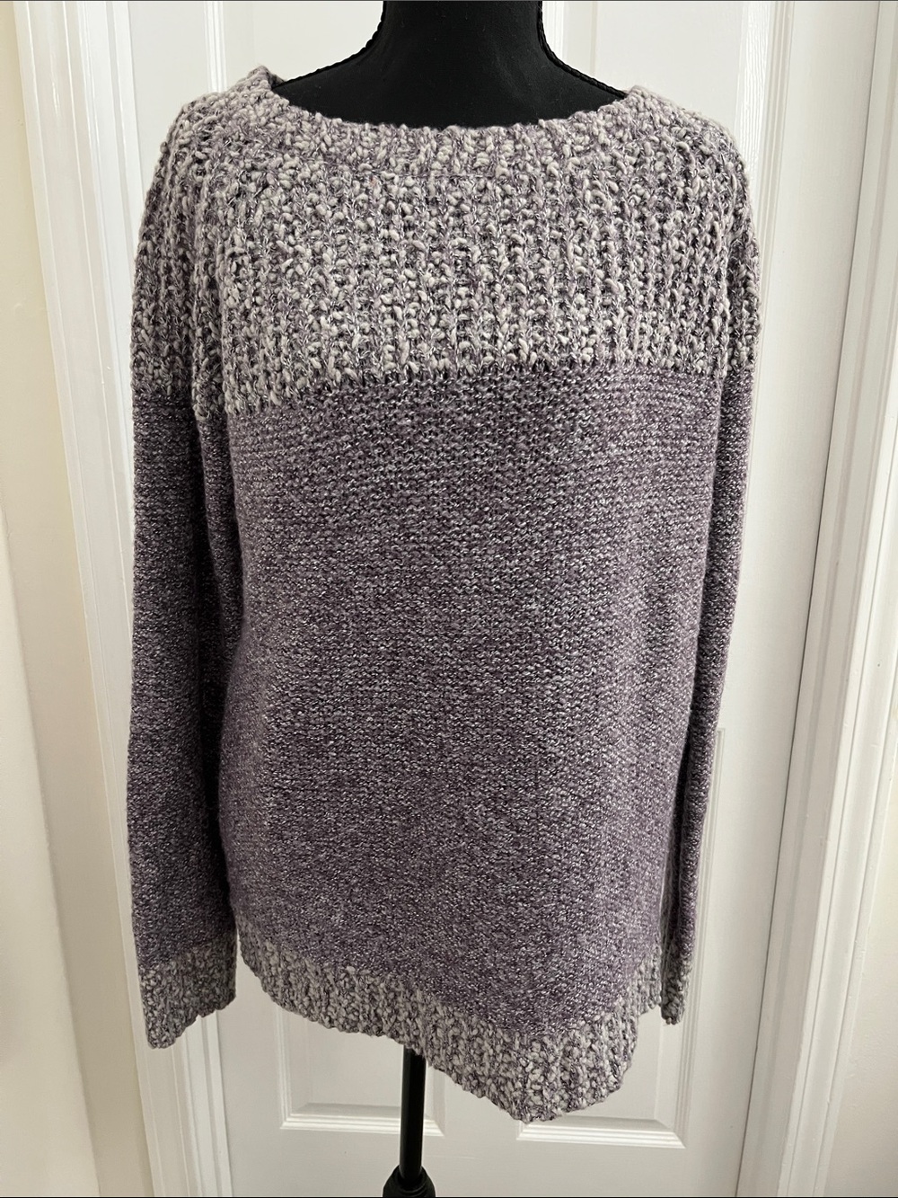 Fate Heathered Gray Crew Neck Sweater Size L NWT